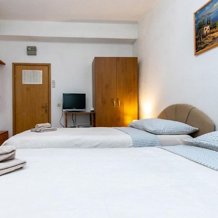 Apartments Dino Kaštela Esterno foto