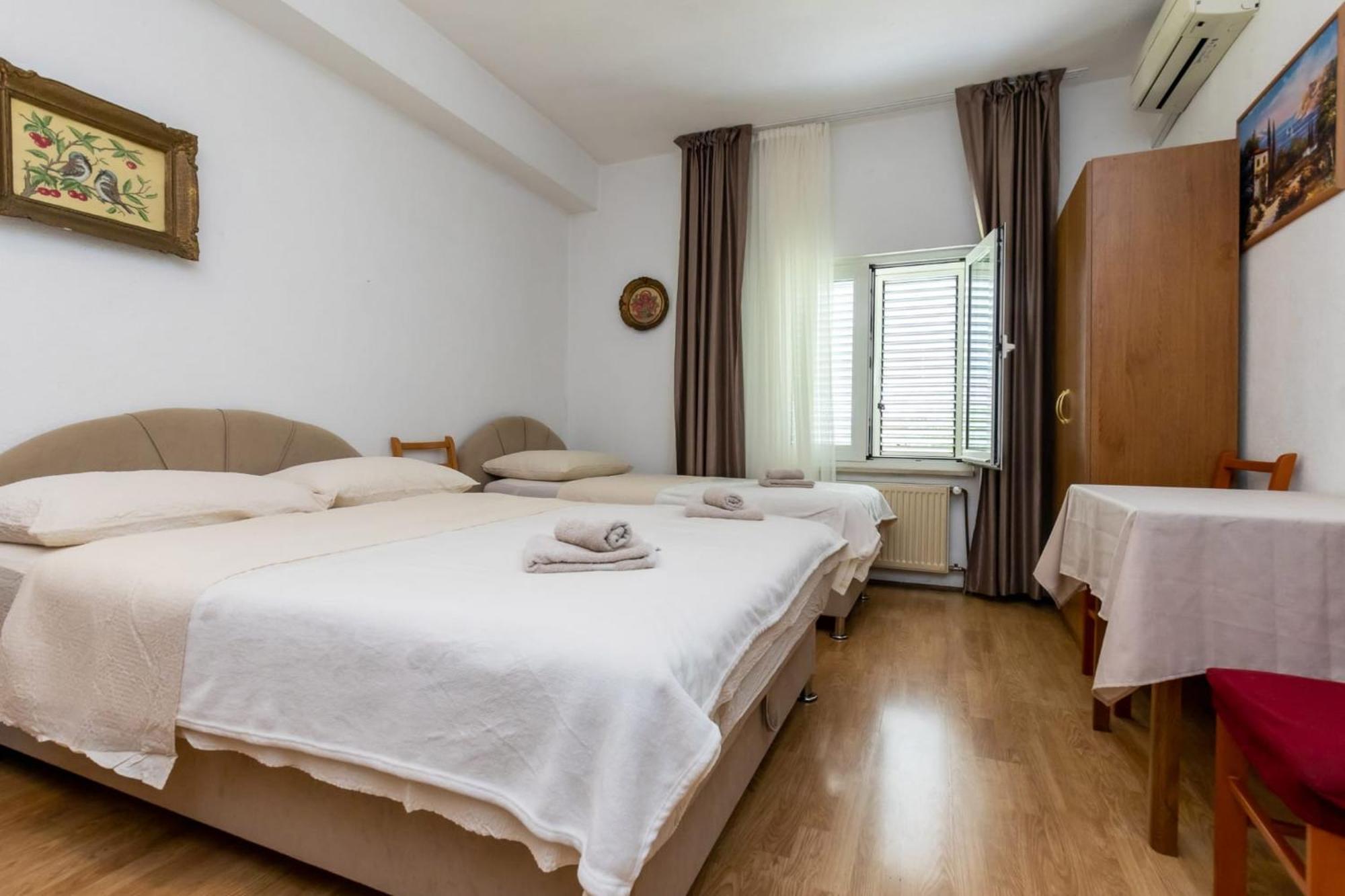 Apartments Dino Kaštela Esterno foto
