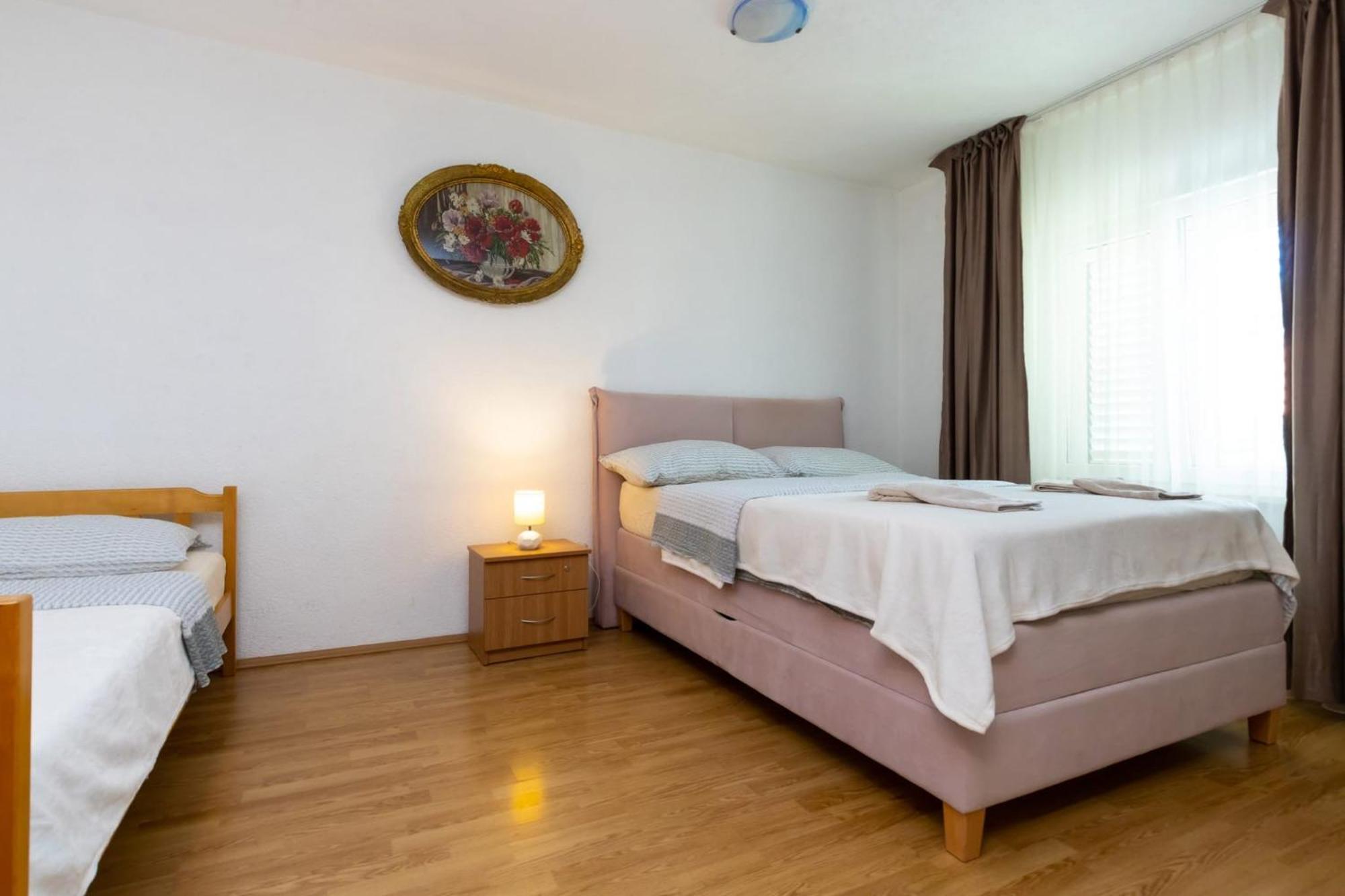 Apartments Dino Kaštela Esterno foto