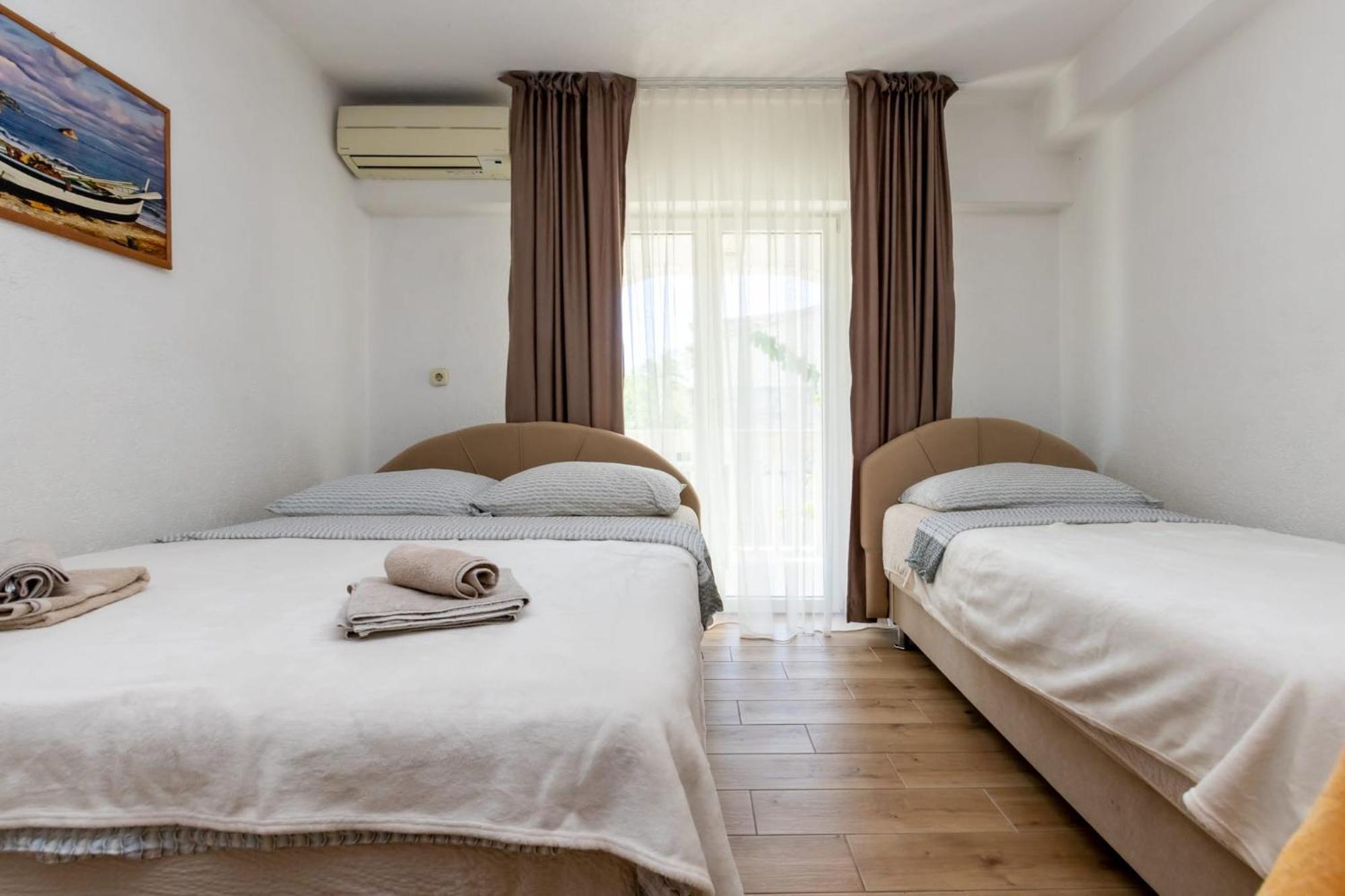 Apartments Dino Kaštela Esterno foto