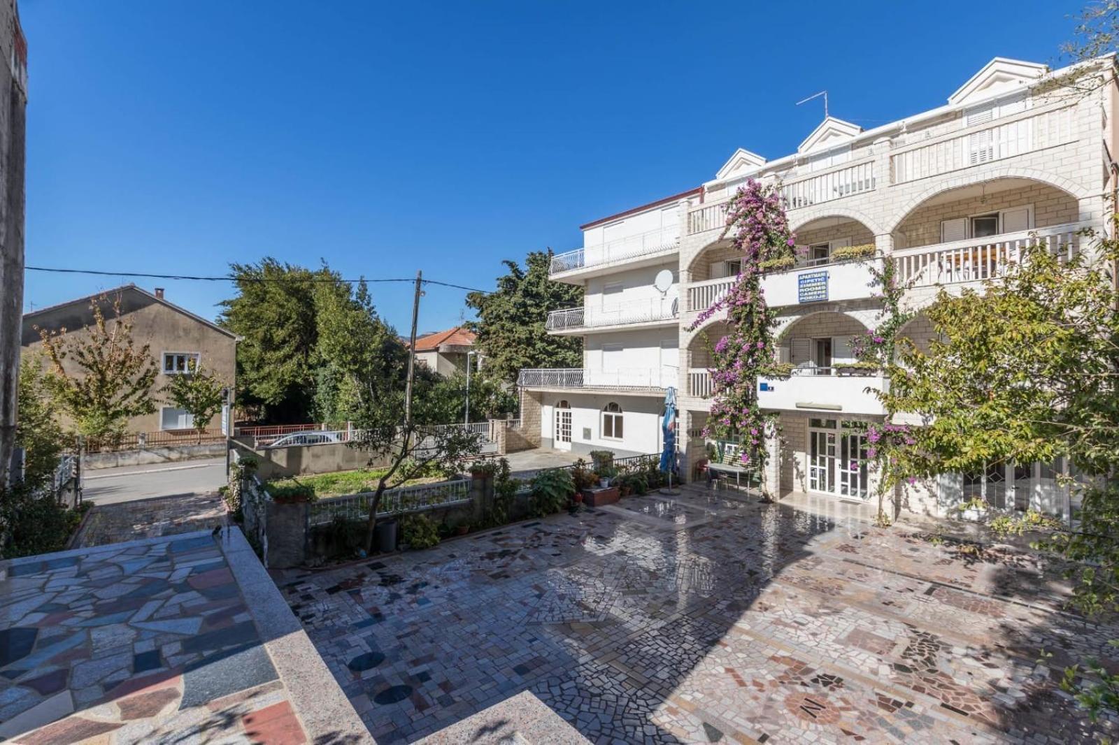 Apartments Dino Kaštela Esterno foto