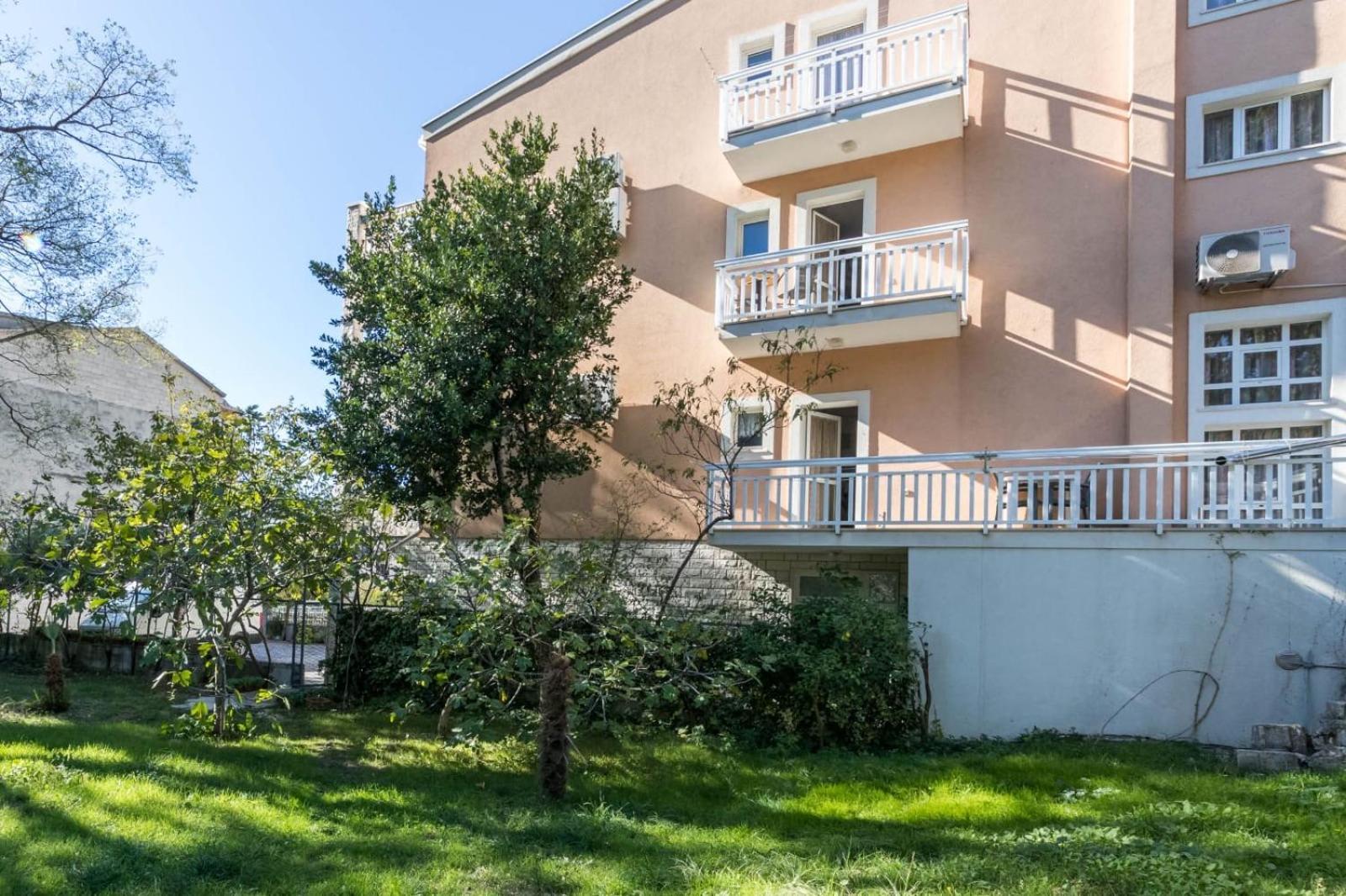 Apartments Dino Kaštela Esterno foto